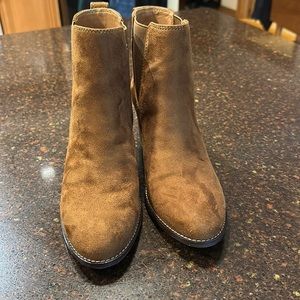 J crew factory brown heeled suede boots “Rory” used once